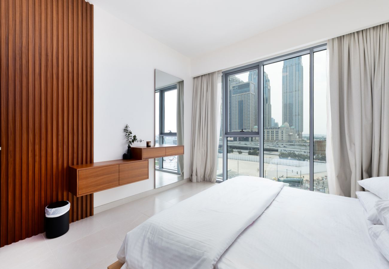 Apartment in Dubai - Bright & Modern Retreat along the Dubai Canal 