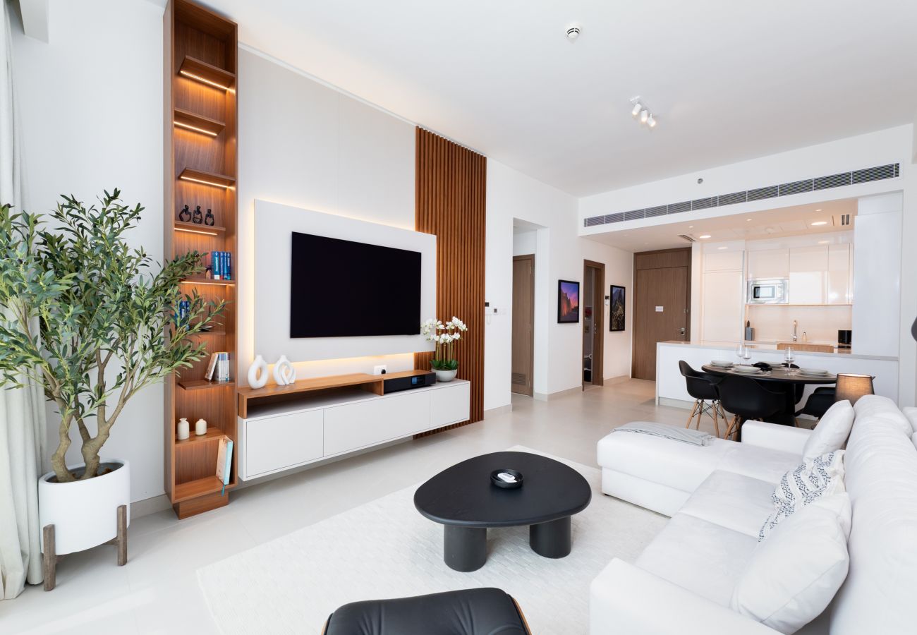Apartment in Dubai - Bright & Modern Retreat along the Dubai Canal 