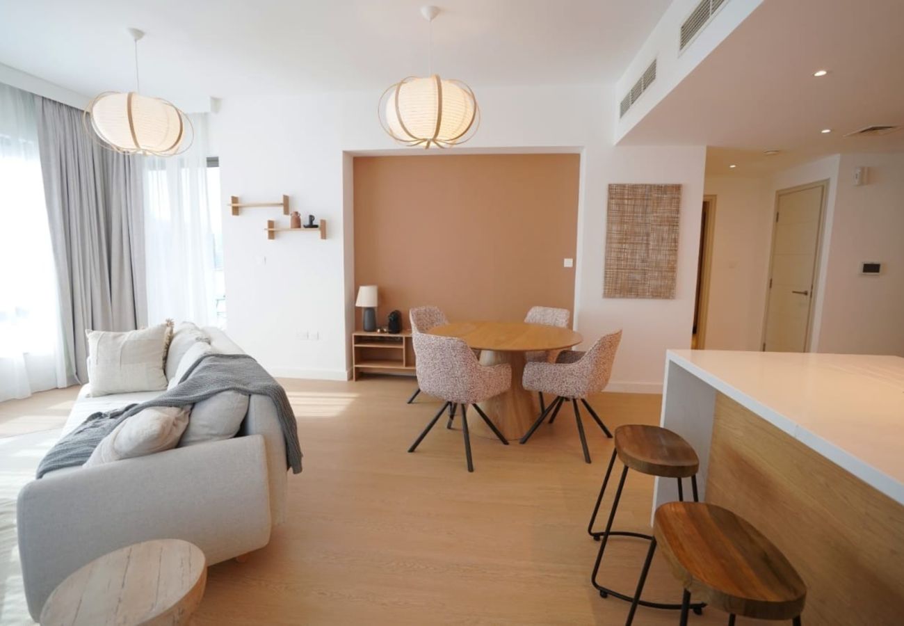 Bright Downtown retreat with panoramic views in Downtown Dubai