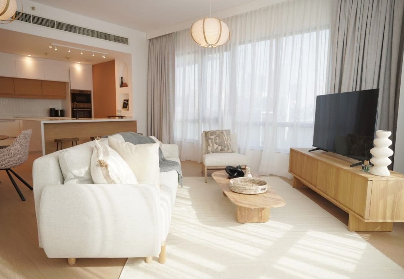 Bright Downtown retreat with panoramic skyline views in Downtown Dubai